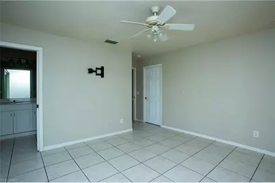 626 SE 13th Pl, Cape Coral, FL 33990 - Photo 4