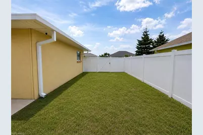 143 SE 29th St, Cape Coral, FL 33904 - Photo 12