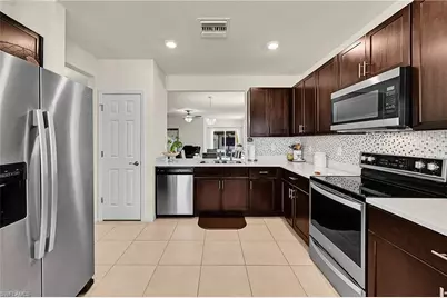 1616 NE 6th Pl, Cape Coral, FL 33909 - Photo 4