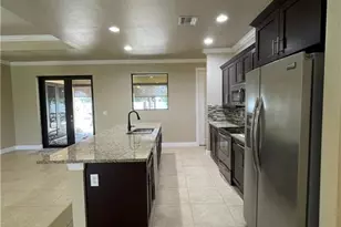 511 SW 7th Pl, Cape Coral, FL 33991 - Photo 6