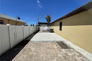 511 SW 7th Pl, Cape Coral, FL 33991 - Photo 16