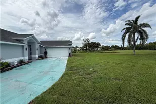 2401 Fisher Ct, Lehigh Acres, FL 33936 - Photo 8