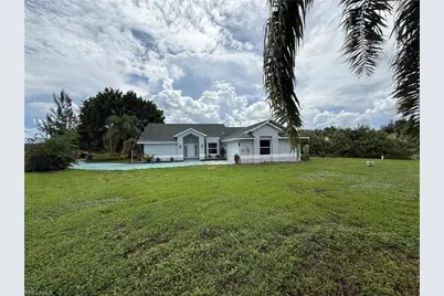 2401 Fisher Ct, Lehigh Acres, FL 33936 - Photo 10