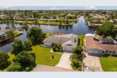 928 SE 43rd St, Cape Coral, FL 33904 - Photo 6