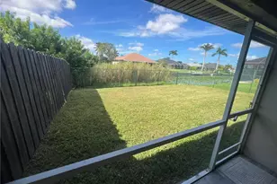 2034 NE 6th St, Cape Coral, FL 33909 - Photo 10