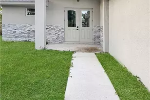 3027 2nd St, Fort Myers, FL 33916 - Photo 4