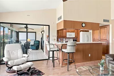 5585 Trailwinds Dr #324, Fort Myers, FL 33907 - Photo 4