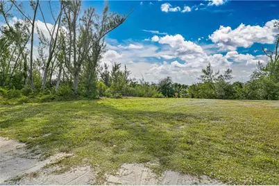 3901 Crestwell Ct, Saint James City, FL 33956 - Photo 6