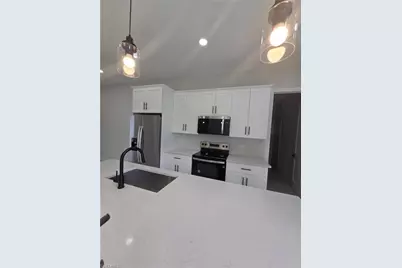 432 Raymer St, Lehigh Acres, FL 33974 - Photo 4