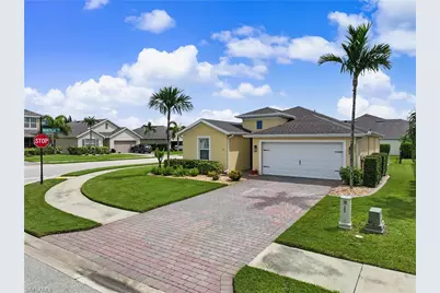 3451 Manati Ct, Cape Coral, FL 33909 - Photo 4
