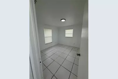 5549 7th Ave #5549, Fort Myers, FL 33907 - Photo 4