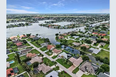 323 SE 9th Ave, Cape Coral, FL 33990 - Photo 40