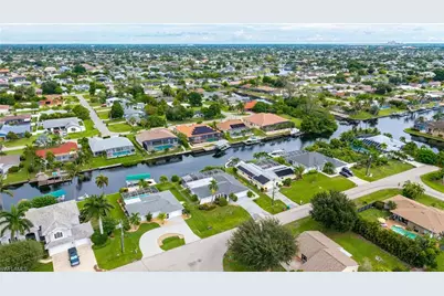403 SE 33rd Ter, Cape Coral, FL 33904 - Photo 30
