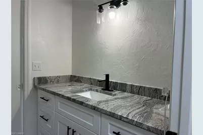 913 Entrada Dr N, Fort Myers, FL 33919 - Photo 10