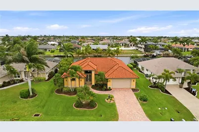 2400 SW 39th Ter, Cape Coral, FL 33914 - Photo 2