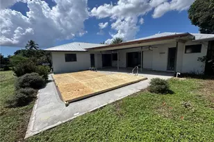 2215 Treehaven Cir N, Fort Myers, FL 33907 - Photo 14