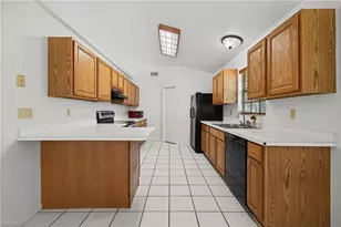 1212 Woods Dr, Labelle, FL 33935 - Photo 10