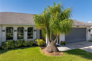 606 SE 15th St, Cape Coral, FL 33990 - Photo 2