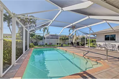 606 SE 15th St, Cape Coral, FL 33990 - Photo 6