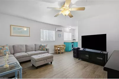 8141 Country Rd #105, Fort Myers, FL 33919 - Photo 4