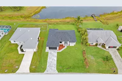 743 Chestnut St E, Lehigh Acres, FL 33974 - Photo 38