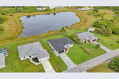 743 Chestnut St E, Lehigh Acres, FL 33974 - Photo 2