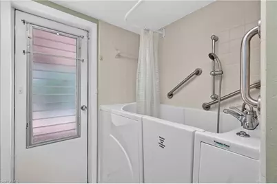 102 SE 38th Ter, Cape Coral, FL 33904 - Photo 24