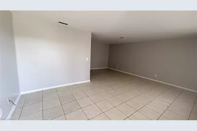 712 Karlov St, Fort Myers, FL 33916 - Photo 2