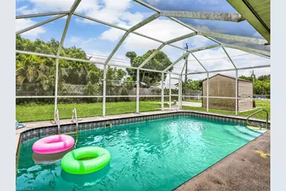 209 NE 9th Ct, Cape Coral, FL 33909 - Photo 10