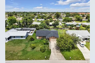 209 NE 9th Ct, Cape Coral, FL 33909 - Photo 14