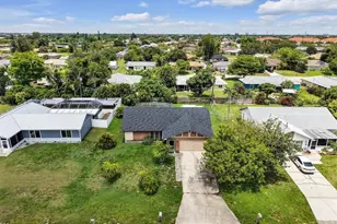 209 NE 9th Ct, Cape Coral, FL 33909 - Photo 14