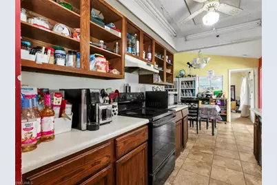 209 NE 9th Ct, Cape Coral, FL 33909 - Photo 20