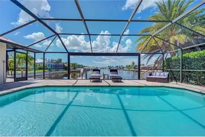 716 SW 32nd Ct, Cape Coral, FL 33991 - Photo 4