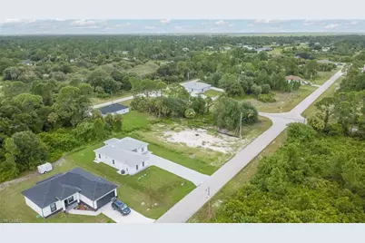 758 Bianca Ave S, Lehigh Acres, FL 33974 - Photo 36