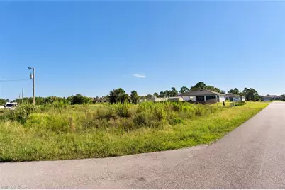745 Oakridge Ave S, Lehigh Acres, FL 33974 - Photo 2