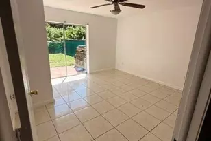 933 SE 24th Ave, Cape Coral, FL 33990 - Photo 8