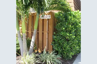 1442 Park Shore Cir #1, Fort Myers, FL 33901 - Photo 1