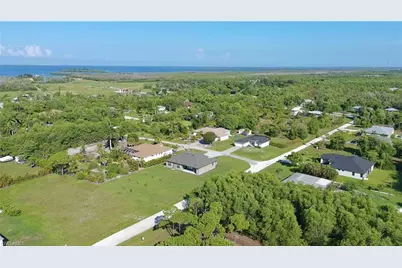 8715 Yukon Ct, Saint James City, FL 33956 - Photo 6