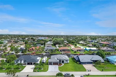215 SW 37th Ln, Cape Coral, FL 33914 - Photo 4