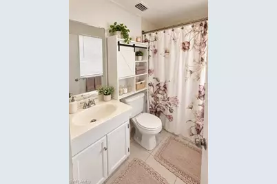 1017 SE 39th Ter, Cape Coral, FL 33904 - Photo 16