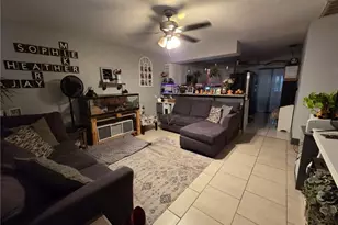 1026 NE 8th Pl, Cape Coral, FL 33909 - Photo 4