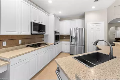 10512 Bella Vista Dr, Fort Myers, FL 33913 - Photo 14