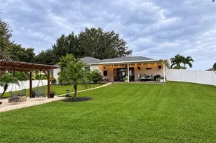 733 Arundel Cir, Fort Myers, FL 33913 - Photo 4