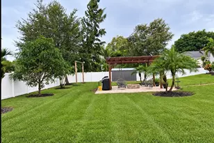 733 Arundel Cir, Fort Myers, FL 33913 - Photo 6