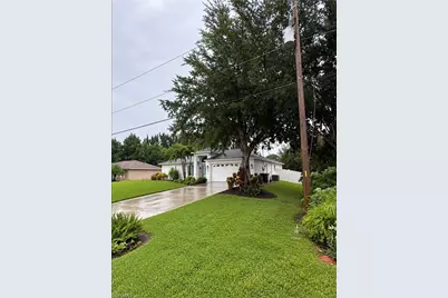 733 Arundel Cir, Fort Myers, FL 33913 - Photo 2