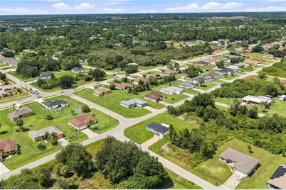 807 Casper Yost St E, Lehigh Acres, FL 33974 - Photo 6