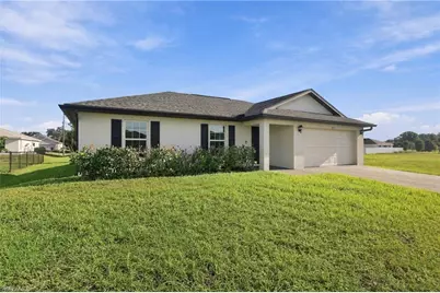 1615 NE 34th Ln, Cape Coral, FL 33909 - Photo 2