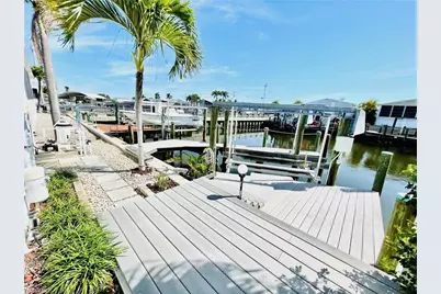 3064 Sloop Ln, Saint James City, FL 33956 - Photo 6