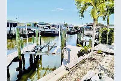 3064 Sloop Ln, Saint James City, FL 33956 - Photo 8