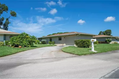 5586 Pendlewood Ln, Fort Myers, FL 33919 - Photo 2